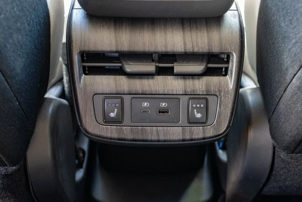 Used 2023 Black Nissan ENGAGE image 9