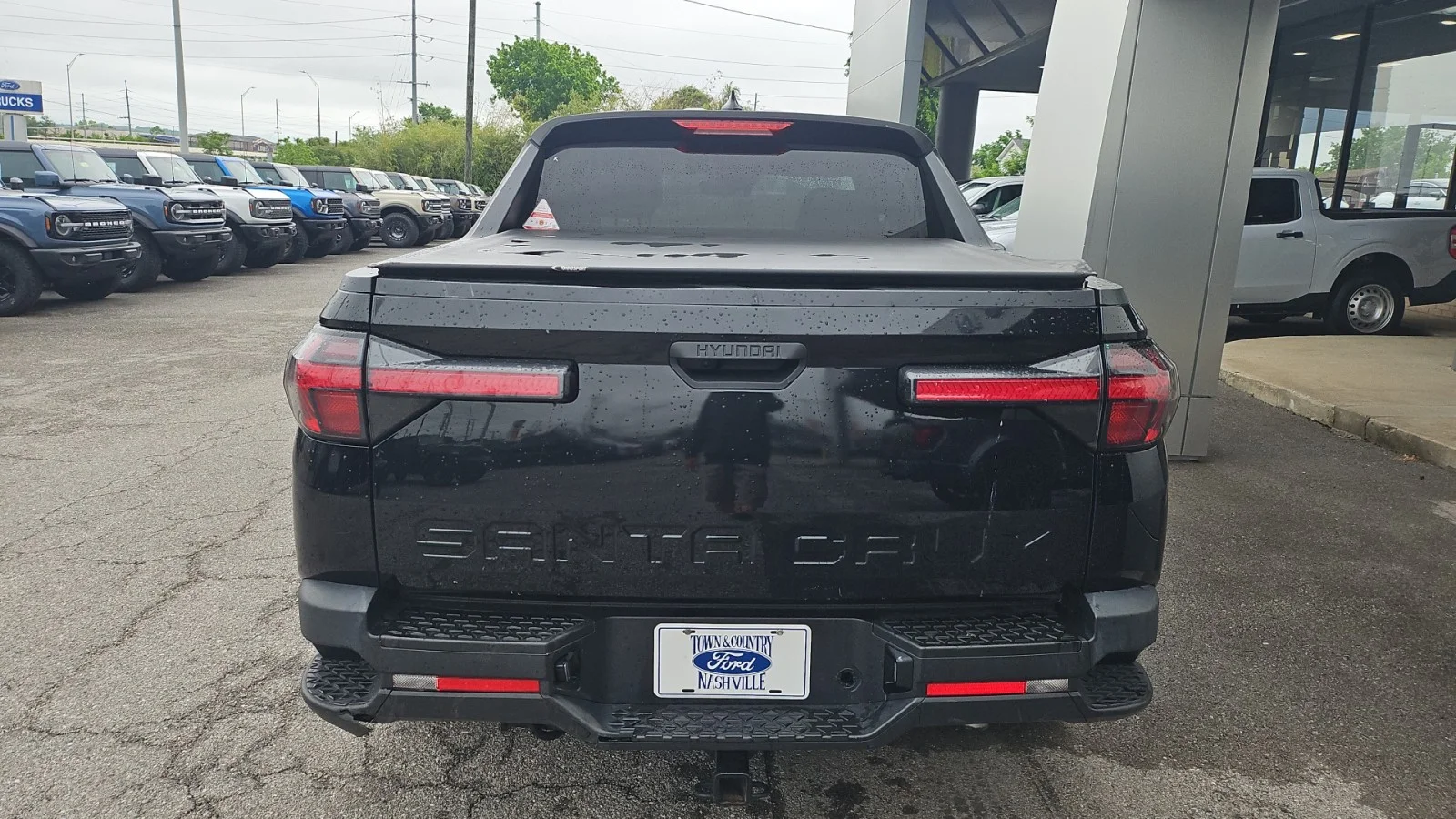 Used 2023 Black Hyundai SEL image 4