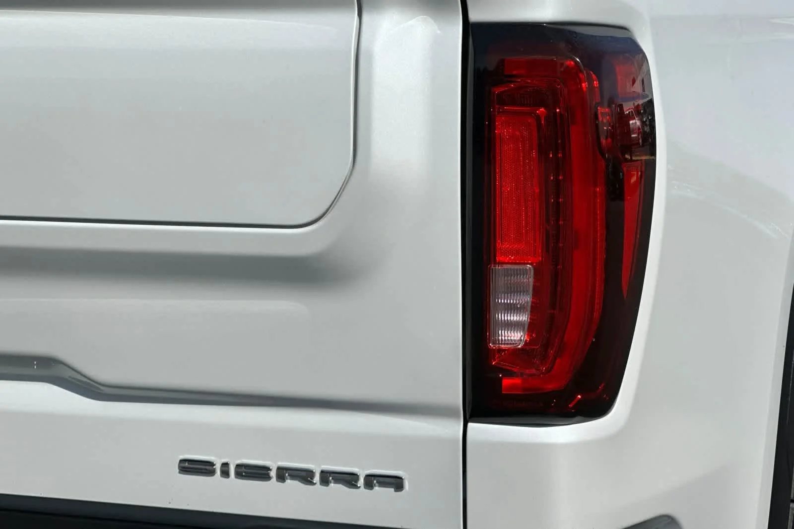 Certified Used 2020 White Frost Tricoat GMC Denali image 27