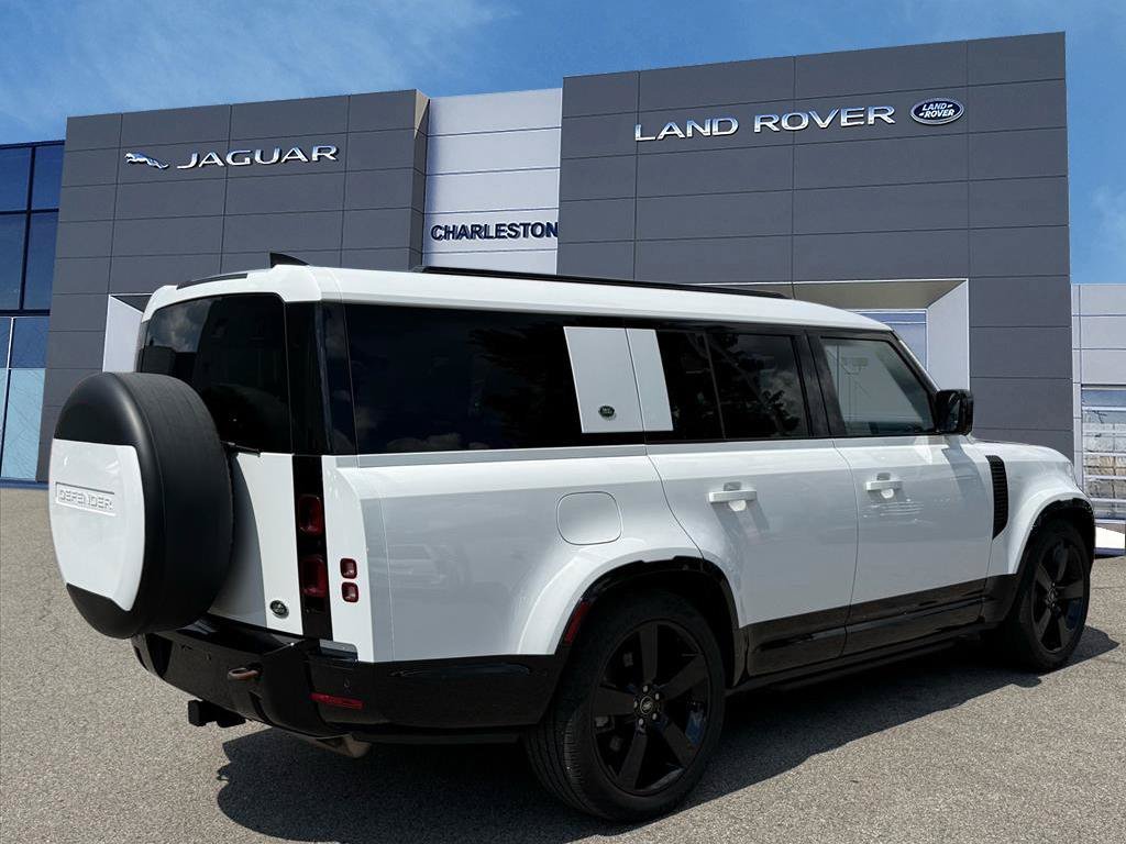 Certified Used 2023 Santorini_black Land Rover X-Dynamic SE image 5