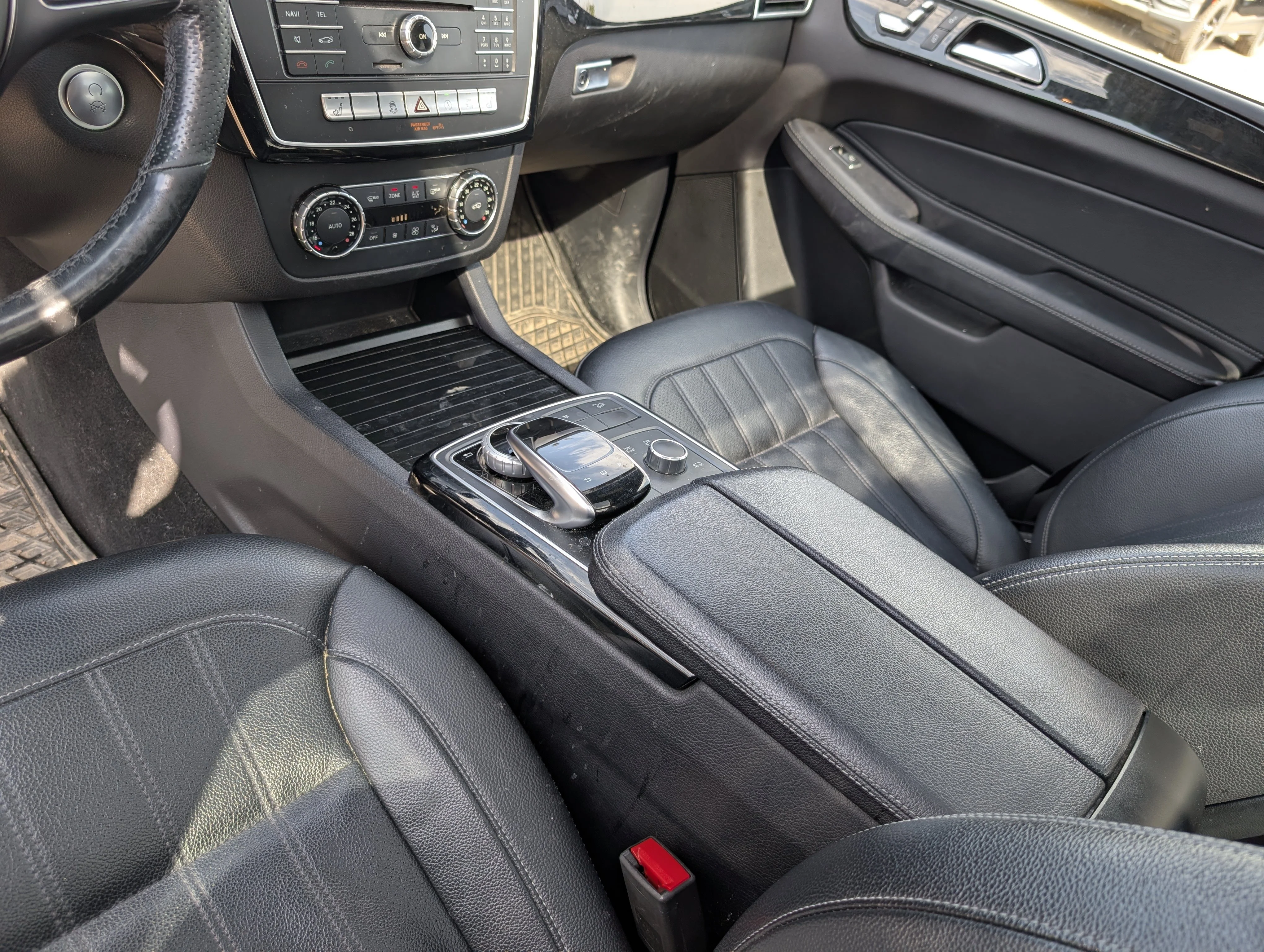 Used 2016 Black Mercedes-Benz GLE 350d image 34