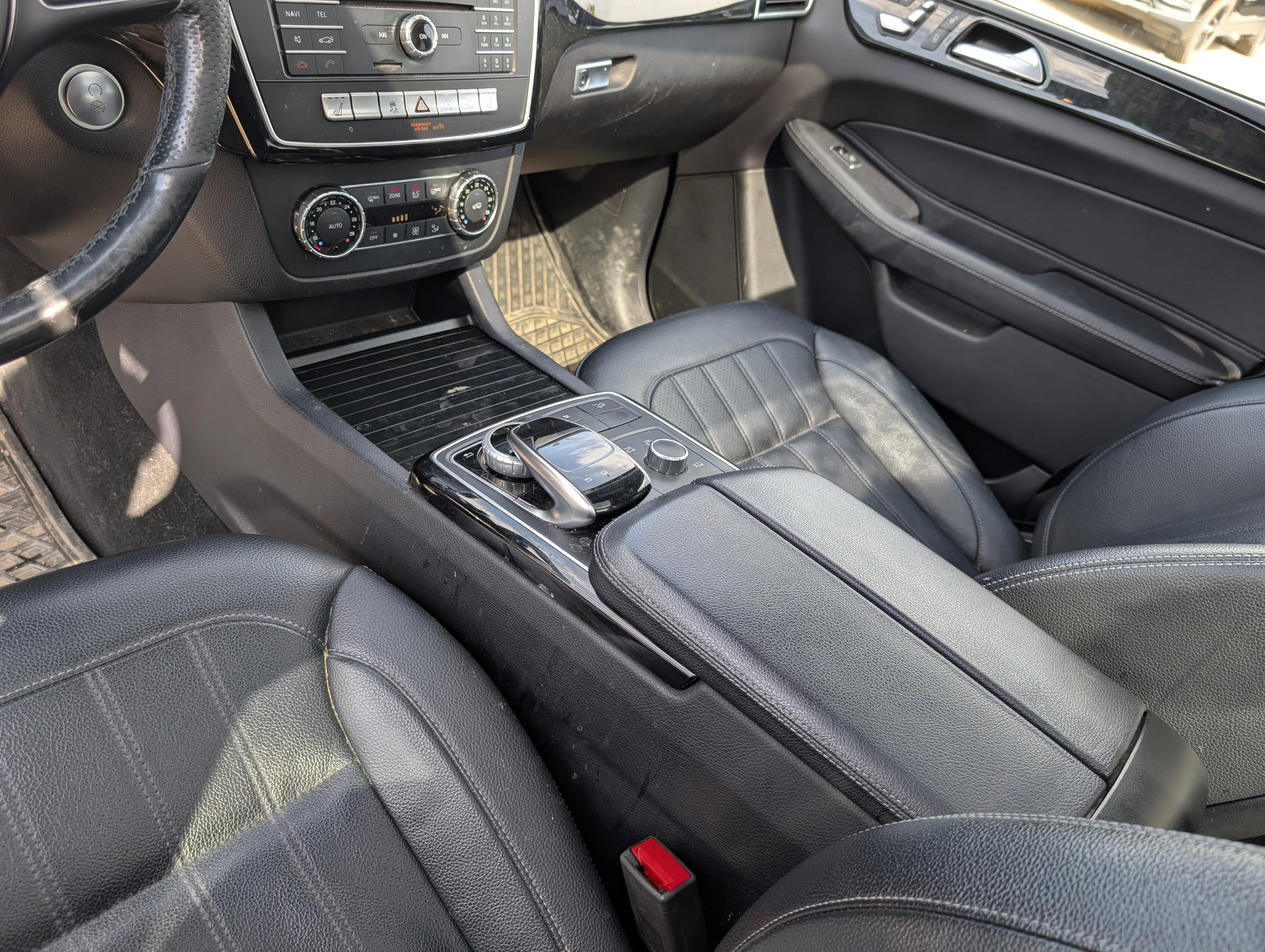 Used 2016 Black Mercedes-Benz GLE 350d image 34