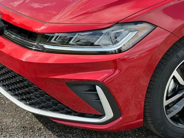 2025 Volkswagen Jetta SE - Photo 9