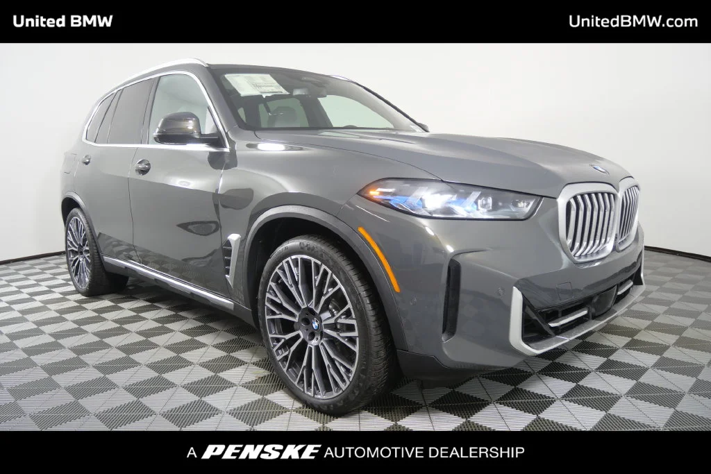 New 2026 Gray Metallic BMW xDrive40i image 2