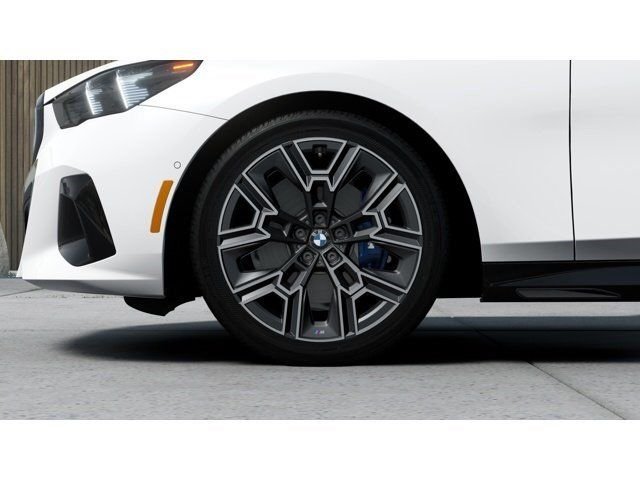 New 2027 Mineral White Metallic BMW 530i xDrive image 7