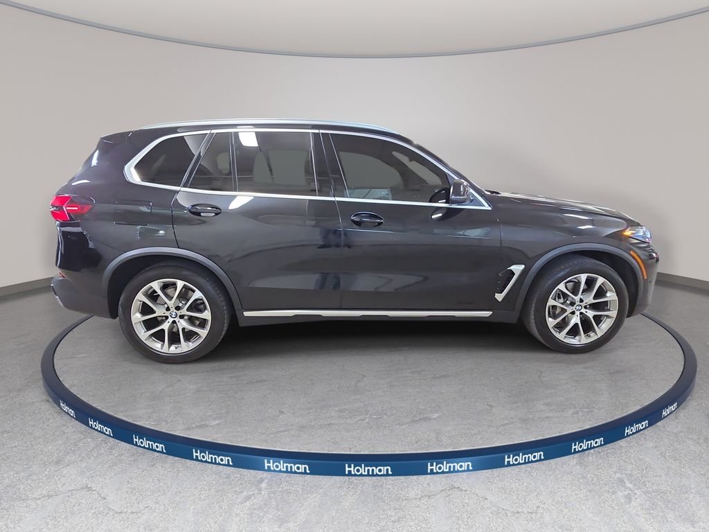 Certified Used 2024 Black Sapphire Metallic BMW xDrive40i image 4