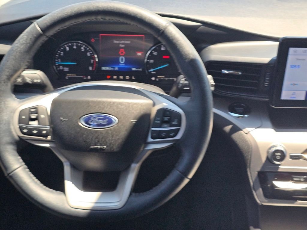 Used 2023 Red Ford XLT image 15