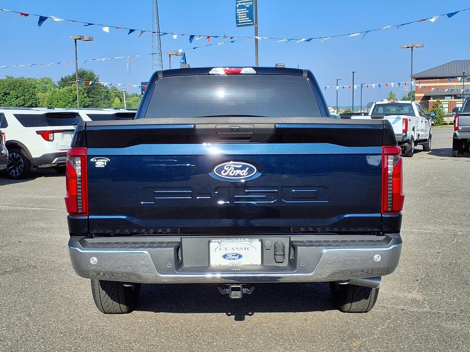 Used 2025 Blue Ford XL image 9