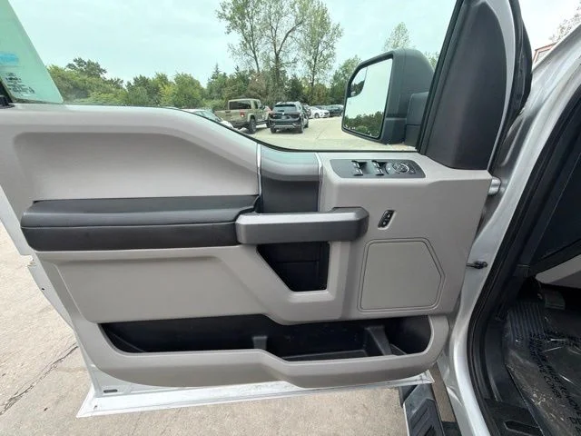 Used 2015 Silver Ford XLT image 16