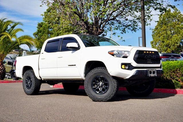 Used 2022 White Toyota SR5 image 1