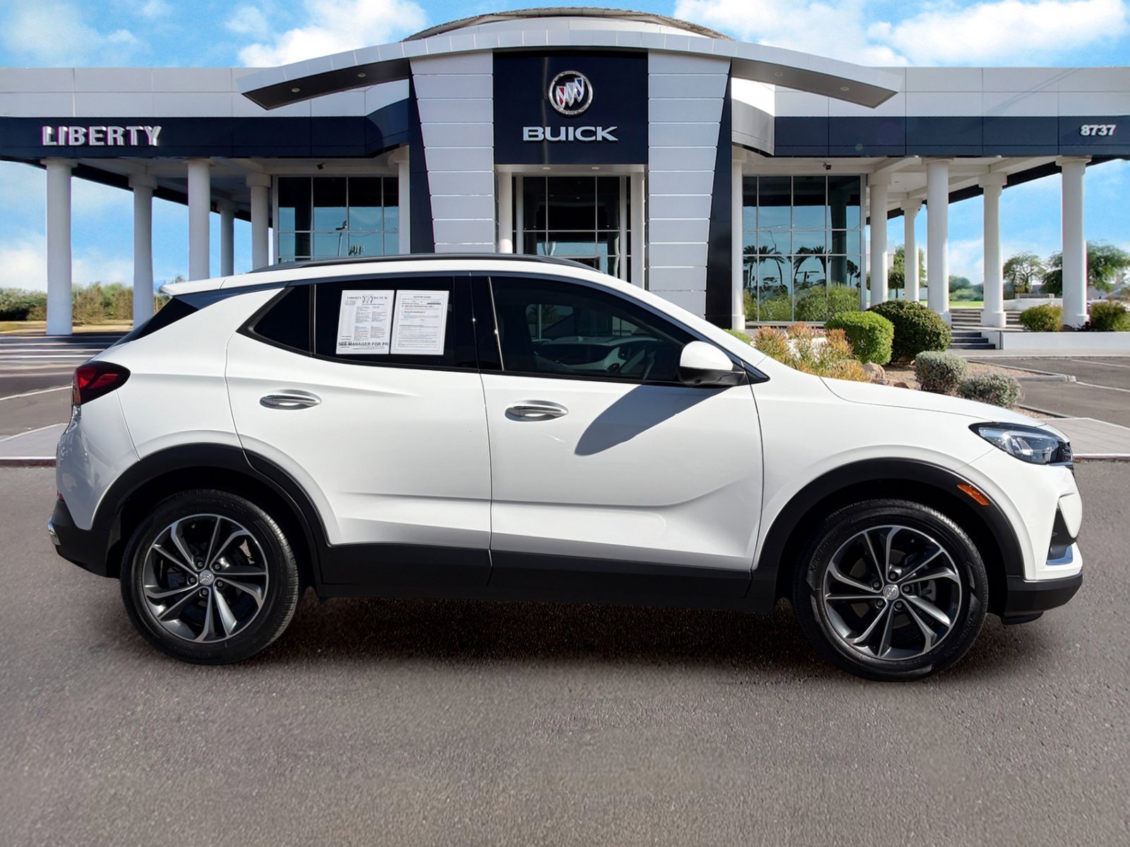 Used 2021 SUMMIT WHITE Buick Essence image 3