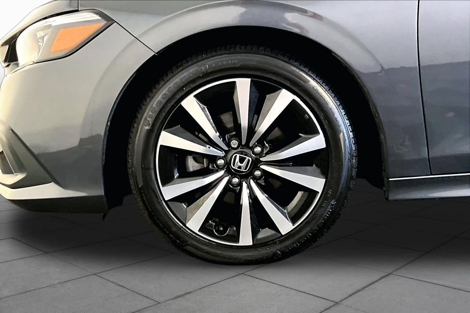 Used 2024 Meteorite Gray Metallic Honda EX image 11