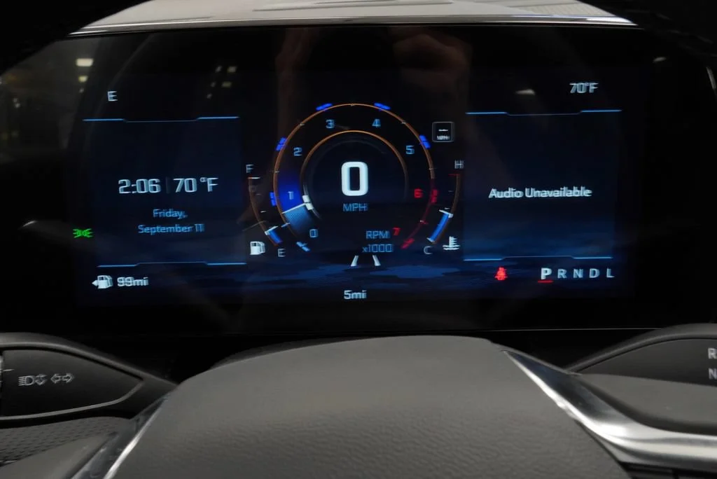New 2027 Summit White Chevrolet LT image 15