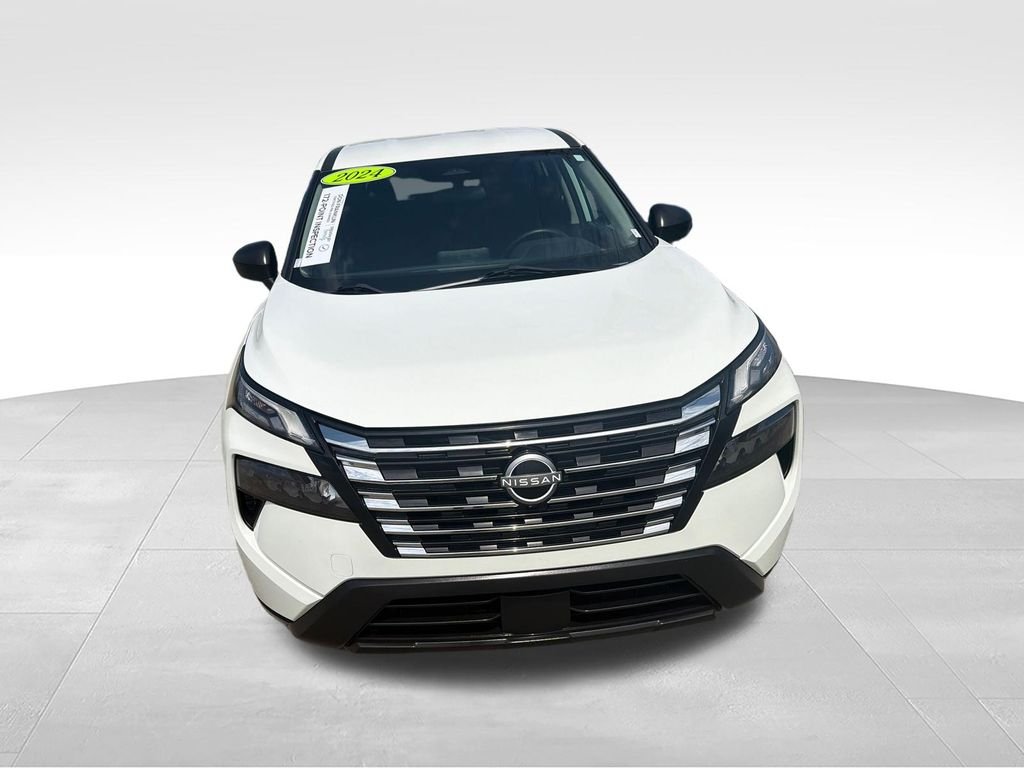 Used 2024 White Nissan S image 8