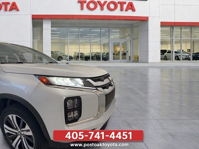 Used 2023 White Mitsubishi 2.0 LE image 10