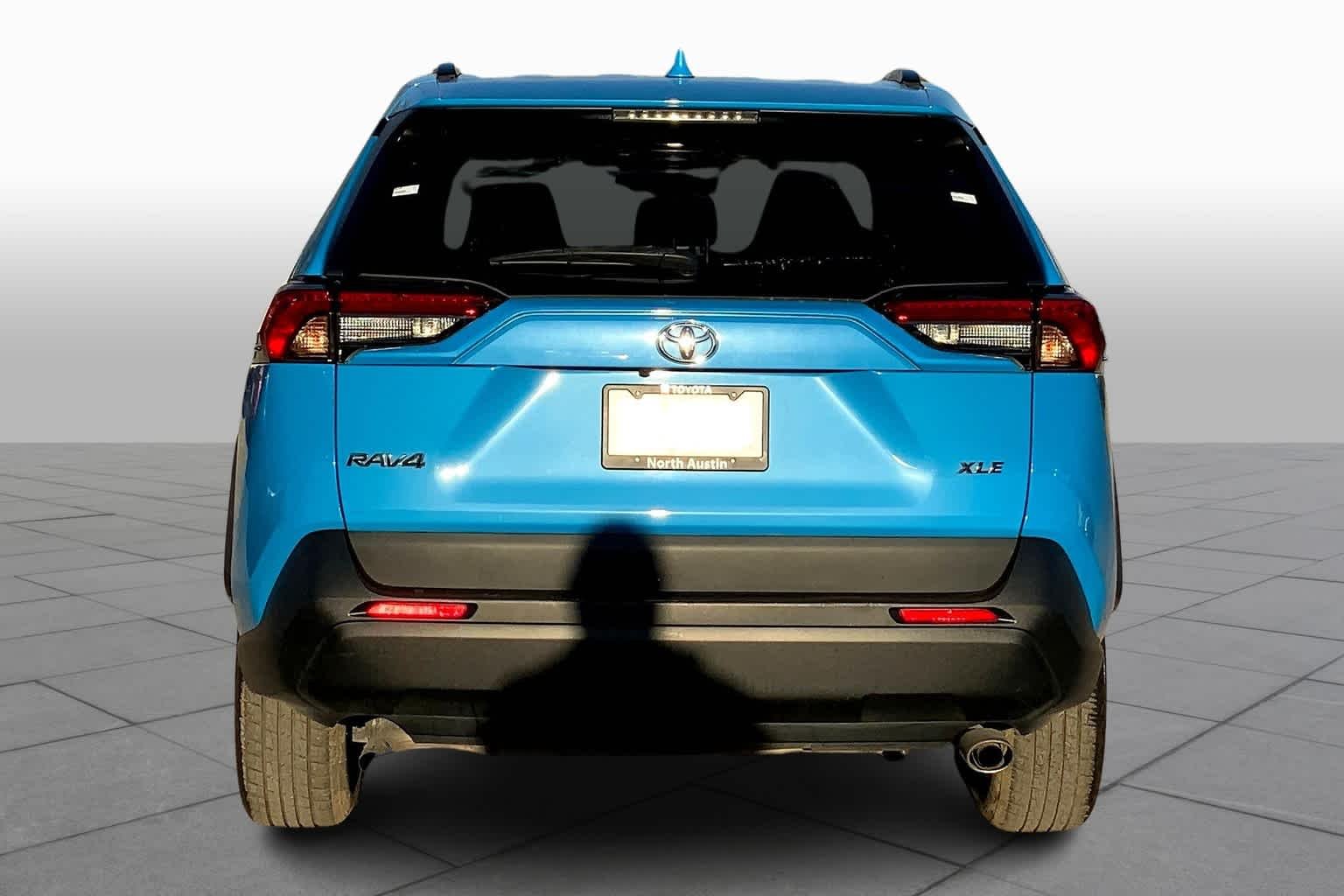 Used 2021 Blue Flame Toyota XLE image 5