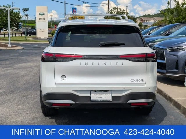 Certified Used 2026 White INFINITI LUXE image 7