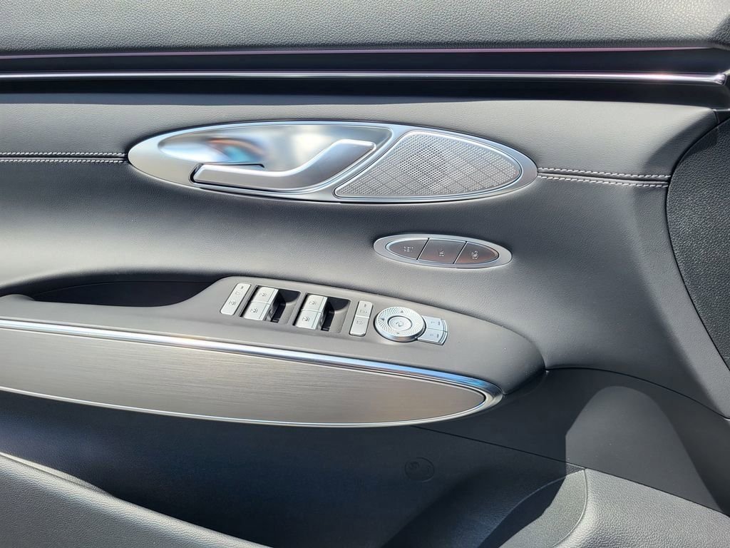 New 2026 Silver Genesis 2.5T SELECT image 8