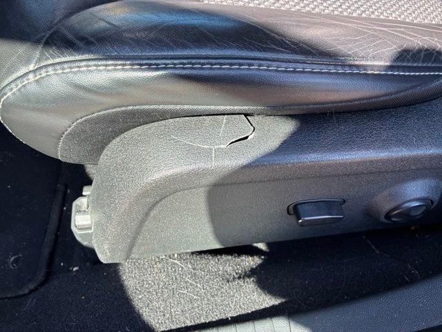 Used 2019 Granite Crystal Metallic Clearcoat Dodge Crossroad image 3