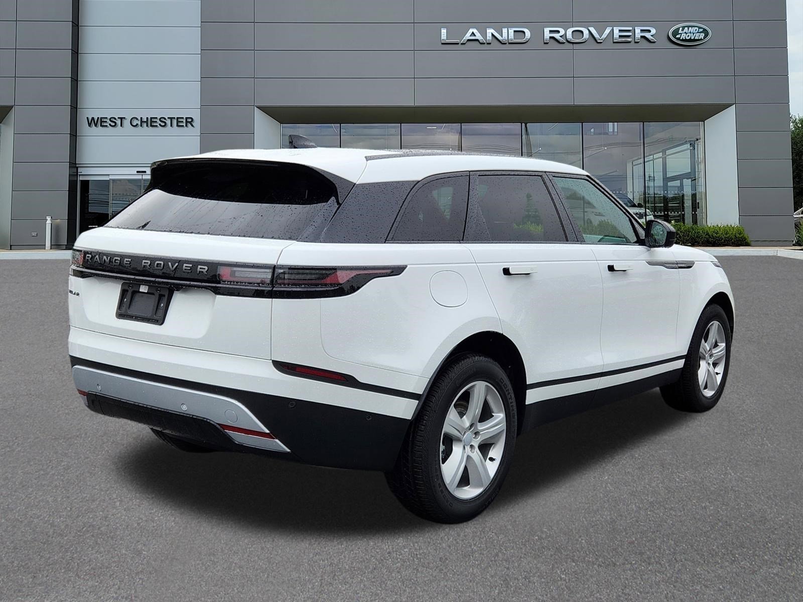 New 2026 Fuji White LAND ROVER S image 4