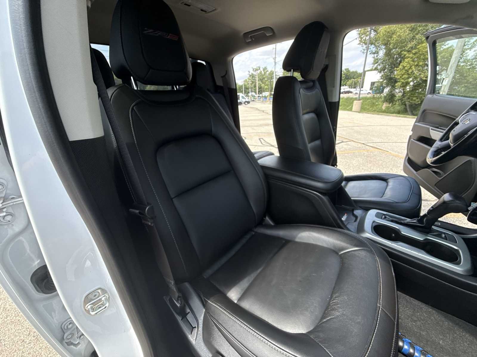 Certified Used 2019 SUMMIT WHITE Chevrolet 4WD ZR2 image 25