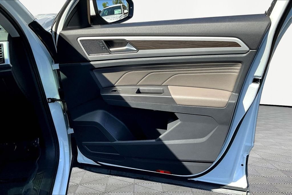 2022 Volkswagen Atlas SE w/Tech - Photo 29
