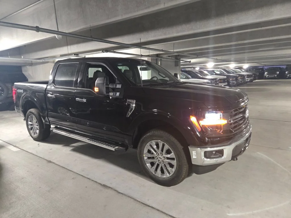 New 2025 Agate Black Metallic Ford XLT image 2