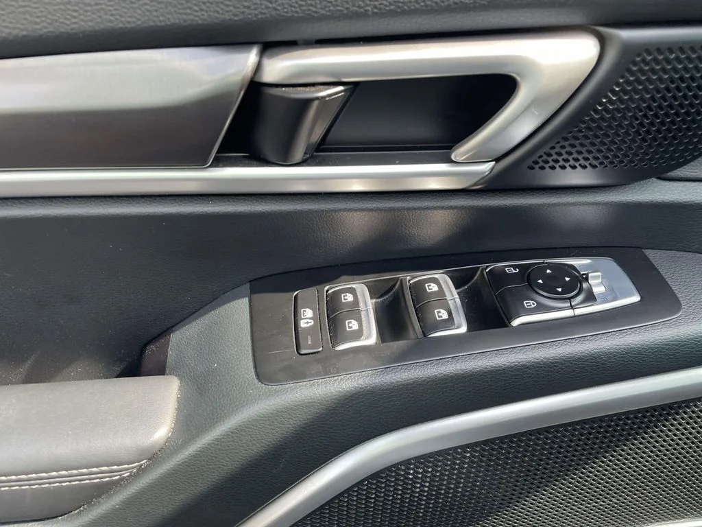 2025 Kia Telluride S - Photo 19