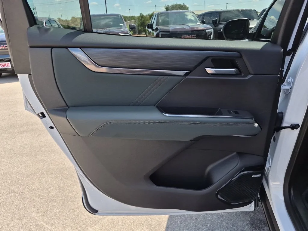 2027 GMC Acadia AT4 - Photo 31