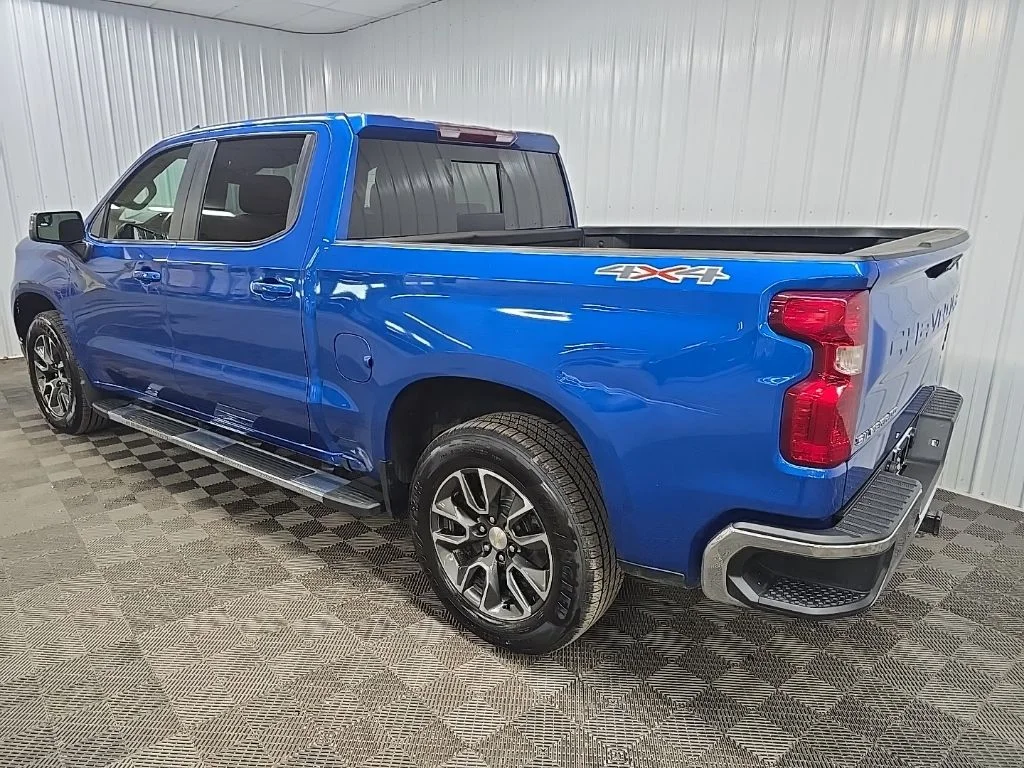 Used 2024 Blue Chevrolet LT image 9