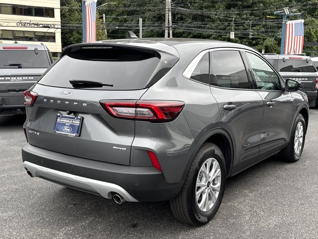 Used 2023 Gray Ford Active image 4