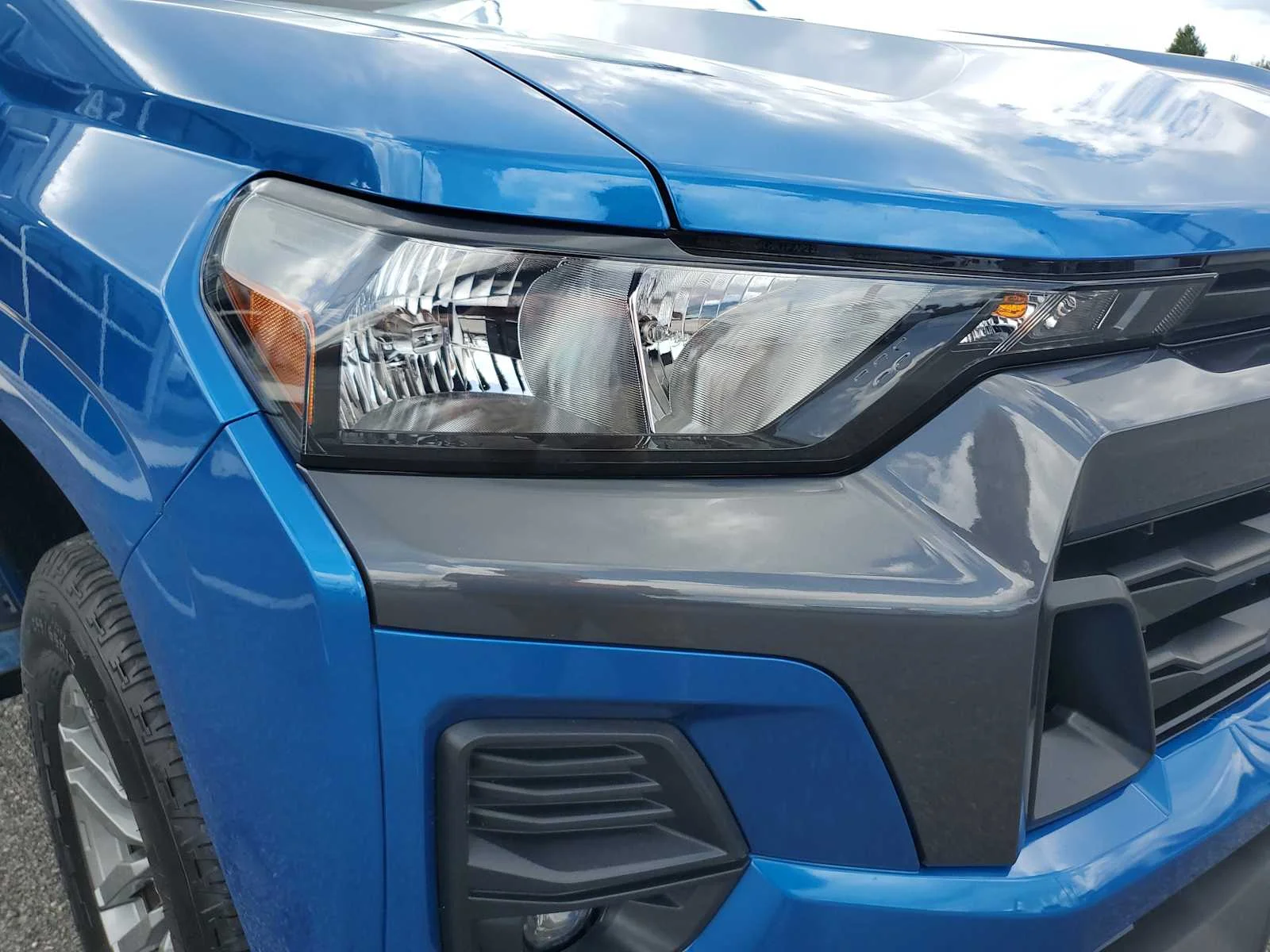 Used 2023 GLACIER BLUE METALLIC Chevrolet 2WD LT image 11