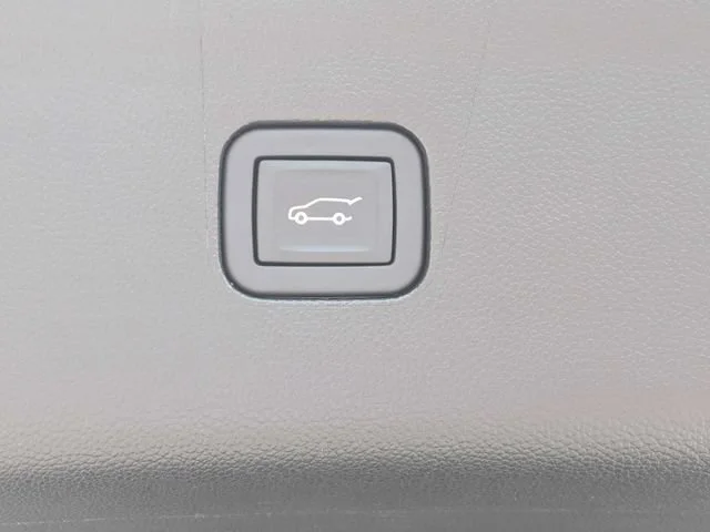 Used 2023 Ebony Twilight Metallic Buick Essence image 11