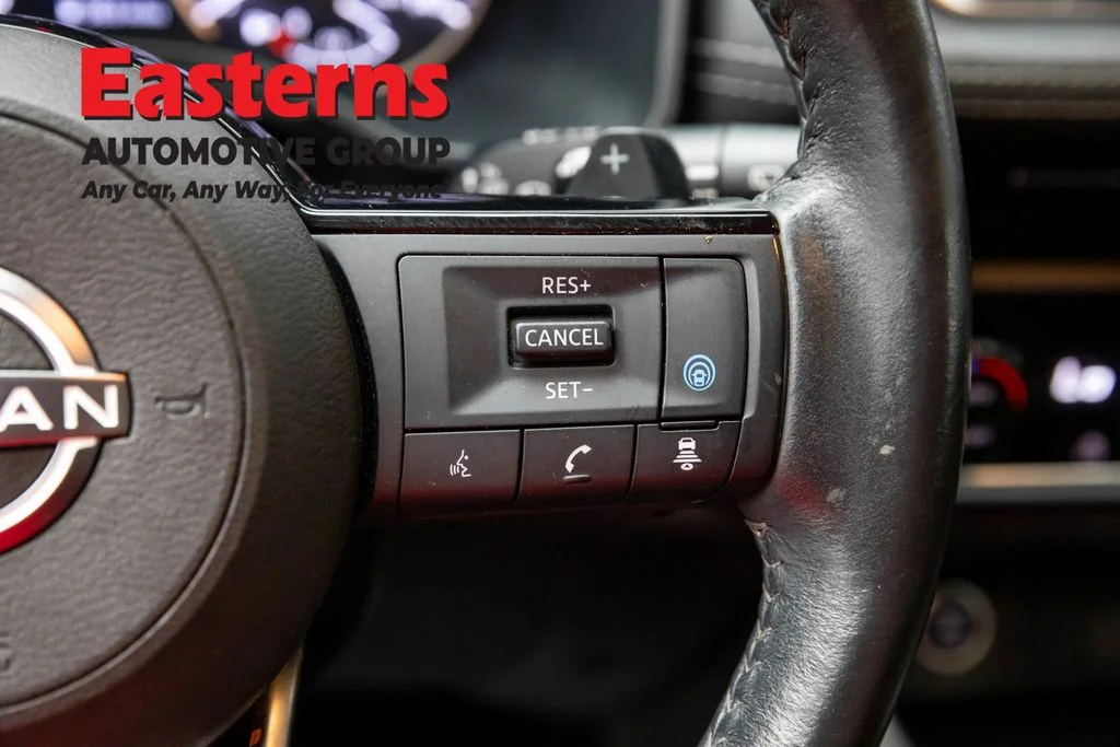 Used 2023 Gray Nissan SV image 16