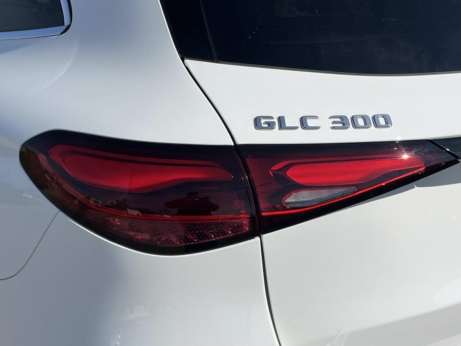 Used 2026 WHITE Mercedes-Benz GLC 300 image 10