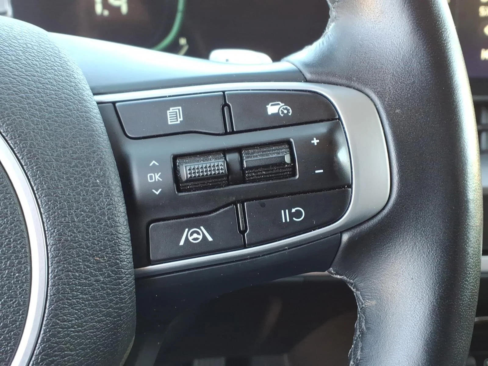 Used 2023 Fusion Black Kia EX image 20