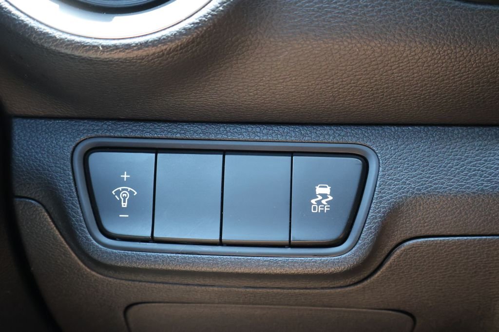 2024 Kia Forte LXS - Photo 32