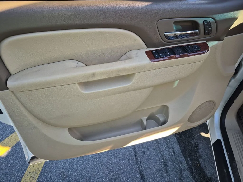 Used 2011 White GMC SLT image 2