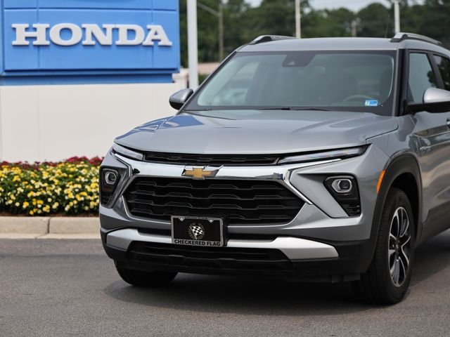 Used 2025 Sterling Gray Metallic Chevrolet LT image 2
