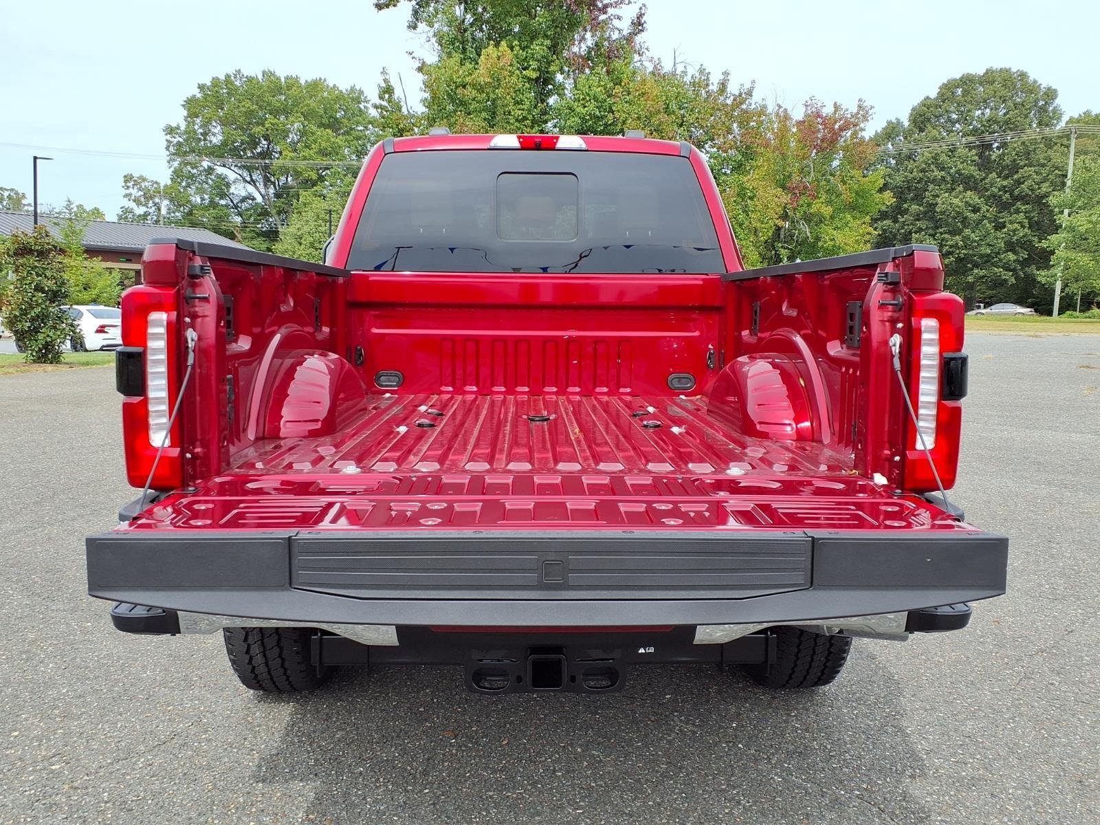 New 2026 Ruby Red Metallic Tinted Clearcoat Ford F-250® Lariat® image 32