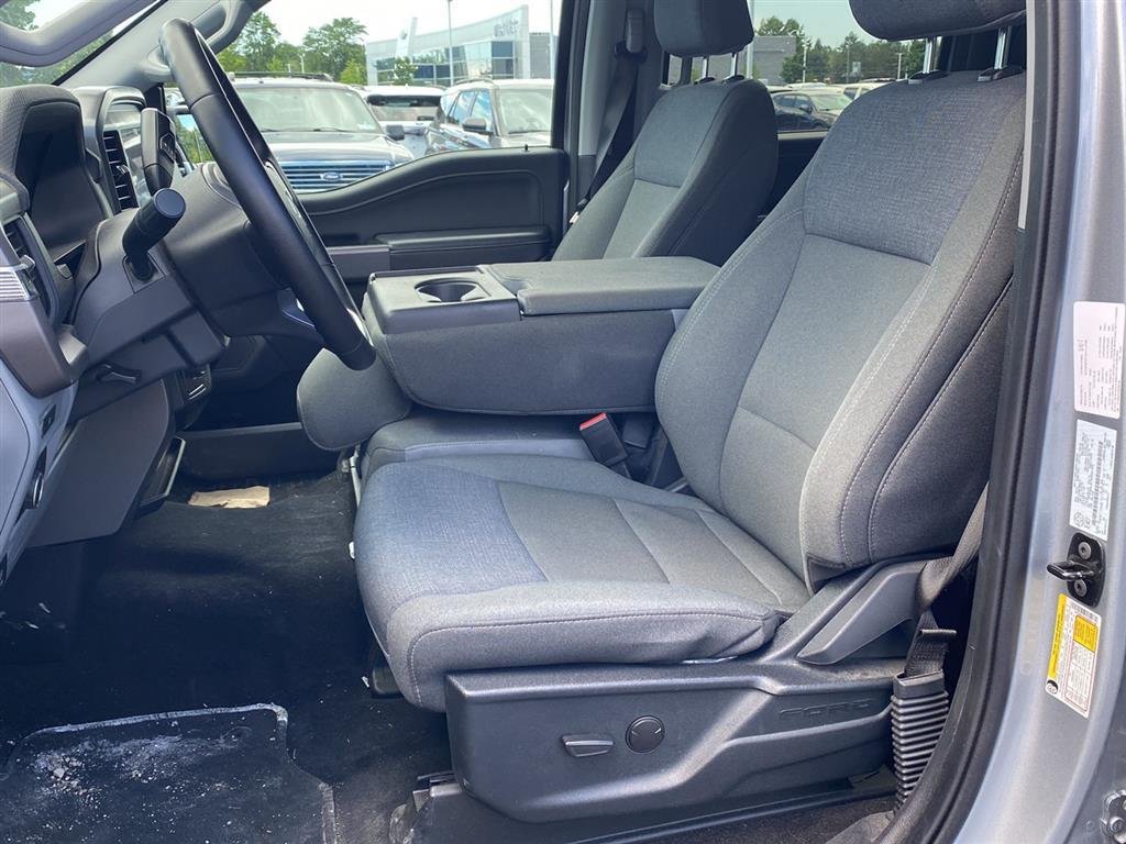 Used 2025 Iconic Silver Ford XLT image 2