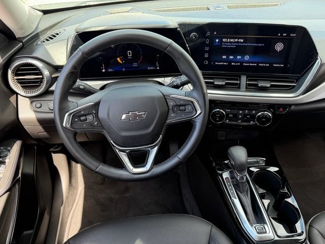 Used 2025 White Chevrolet ACTIV image 12