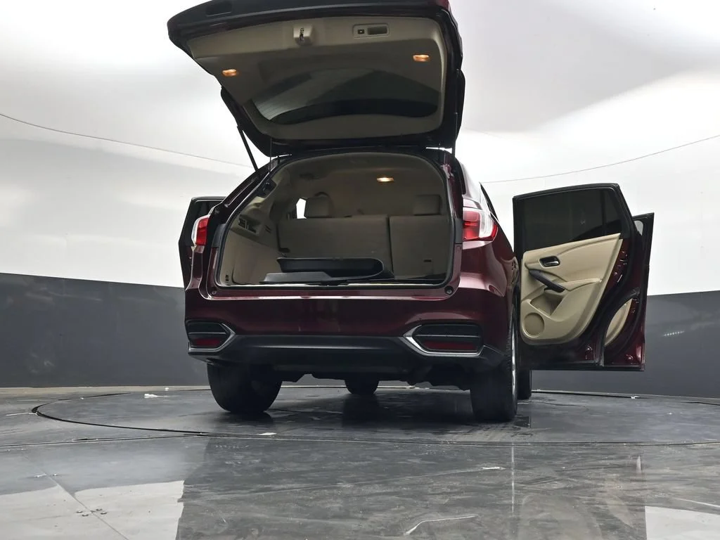 Used 2018  Acura Technology Package image 40