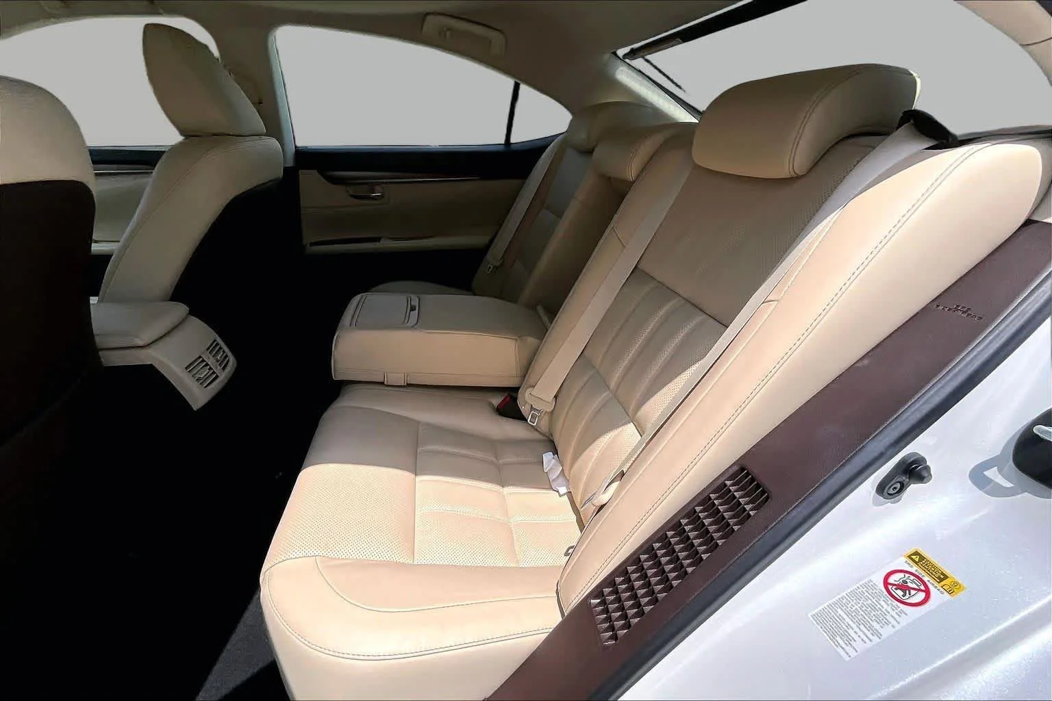 Used 2018 Eminent White Pearl Lexus  image 20