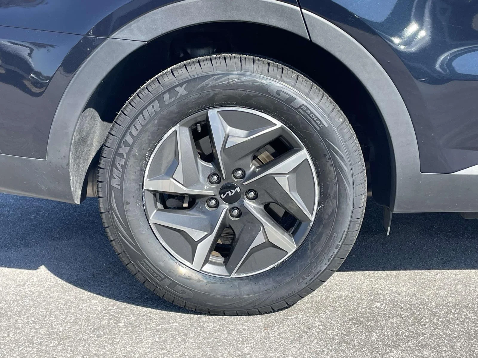Used 2022 Gravity Blue Kia EX image 30