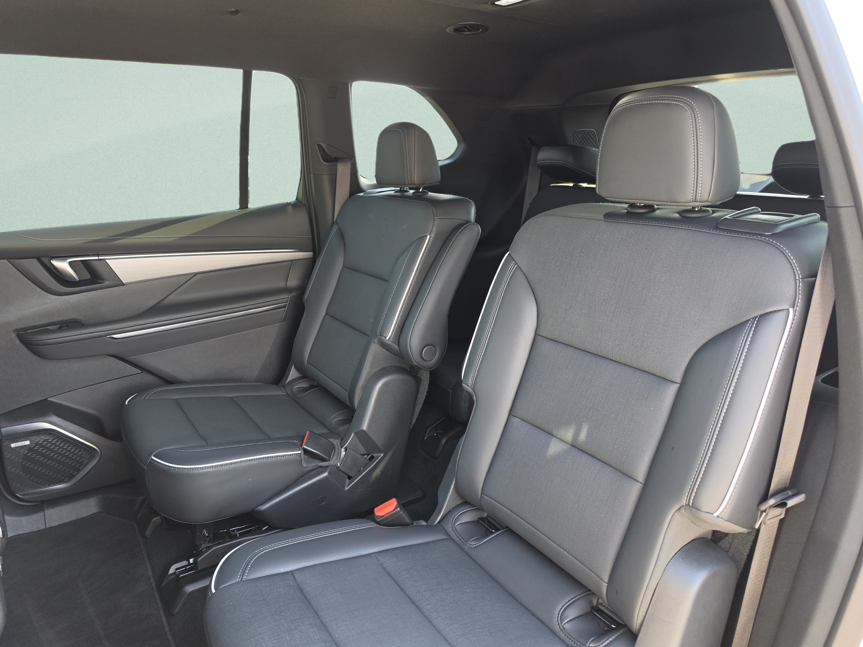 Used 2025 Summit White Buick Preferred image 23