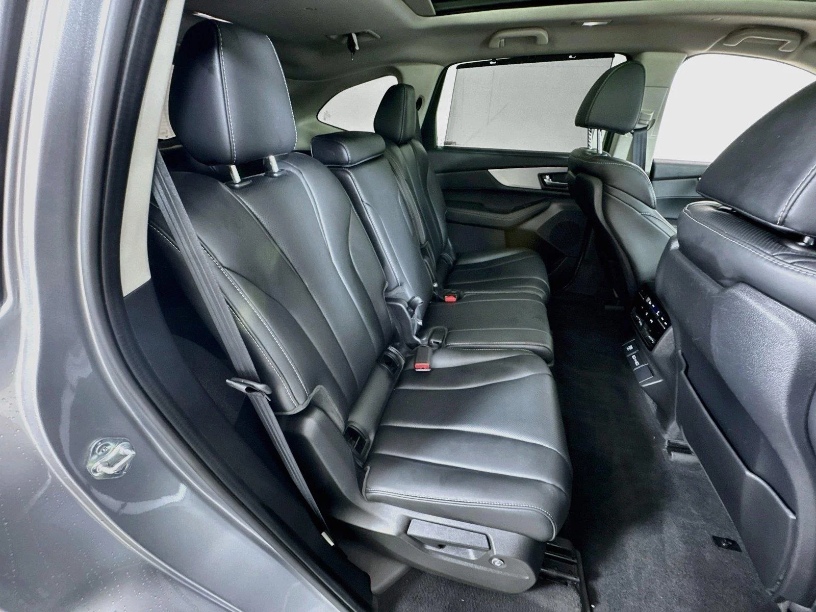Used 2024 Lunar Silver Metallic Acura SH-AWD w/Tech image 29
