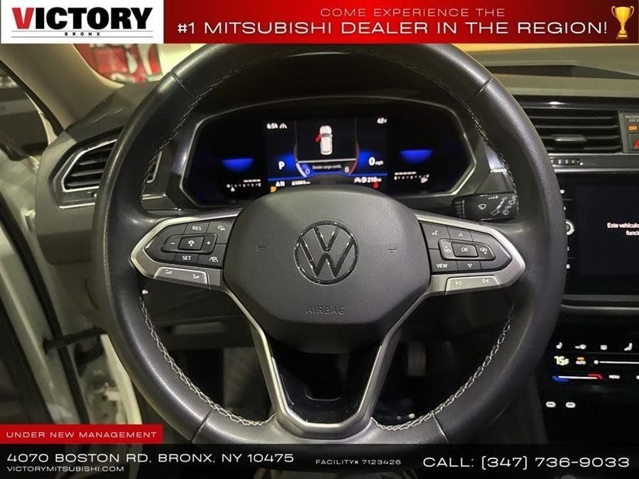 Used 2023 White Volkswagen 2.0T SE image 41