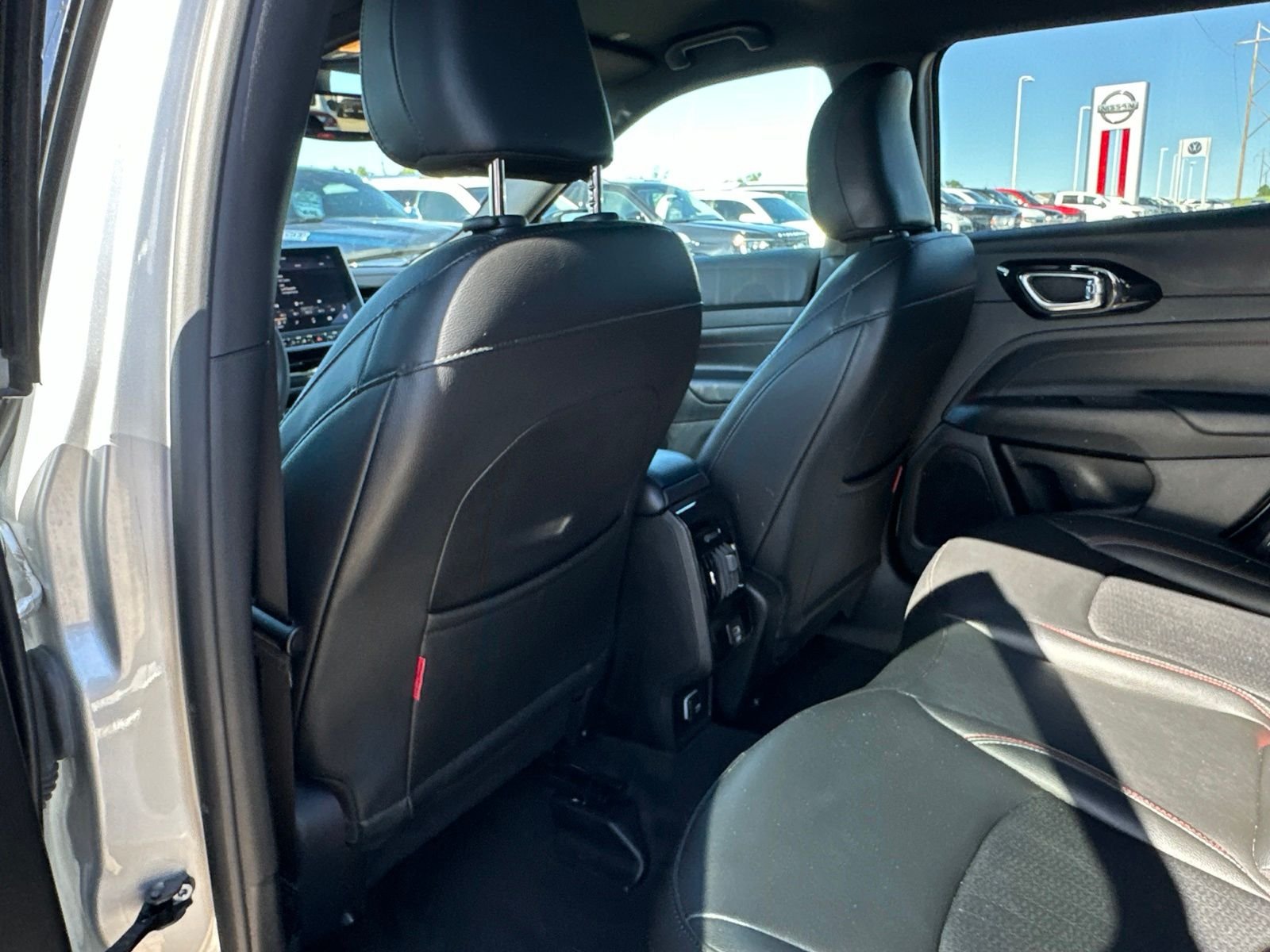 Used 2024 Silver Jeep Trailhawk image 21