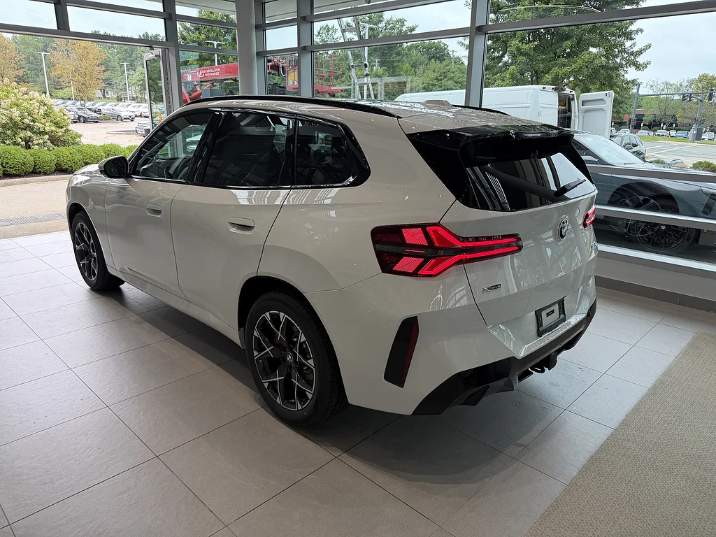 New 2026 Alpine White BMW 30 xDrive image 4